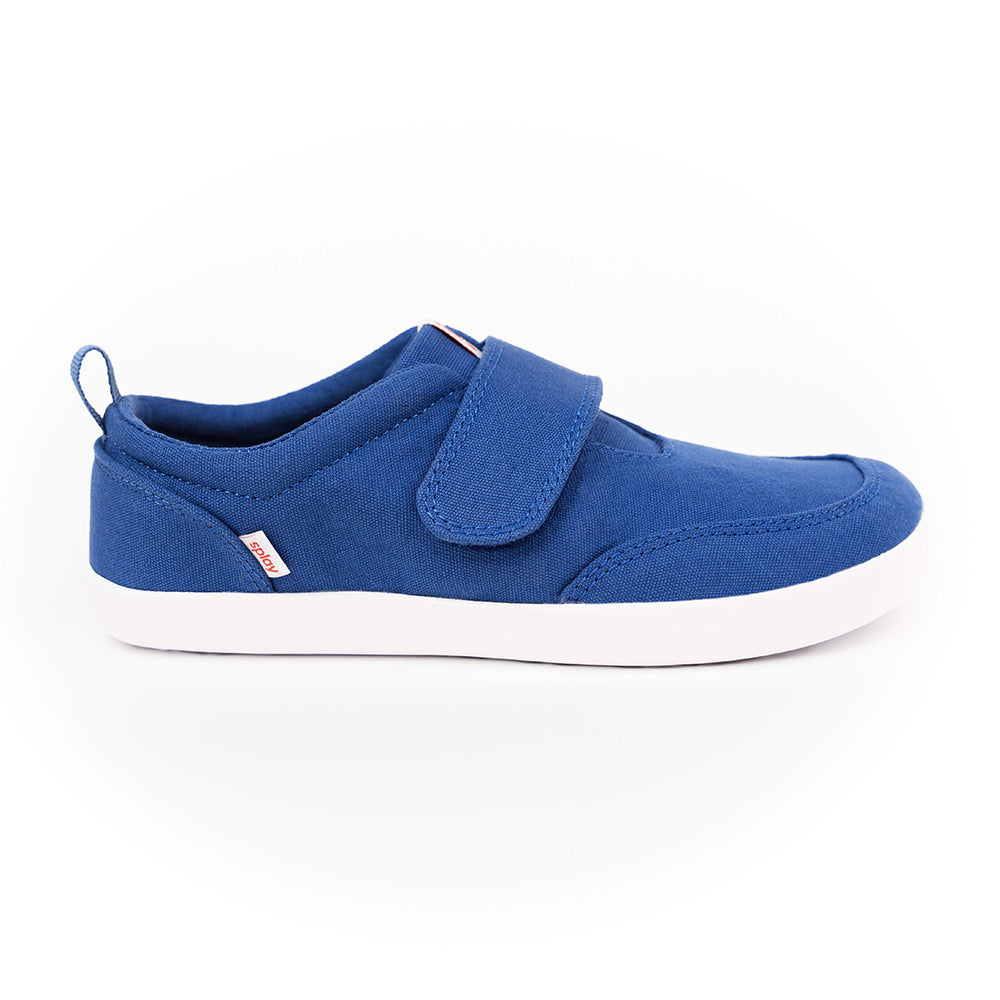 The Splay EXPLORE 2.0 in Cobalt Blue, a durable, breathable shoe for kids' outdoor adventures.