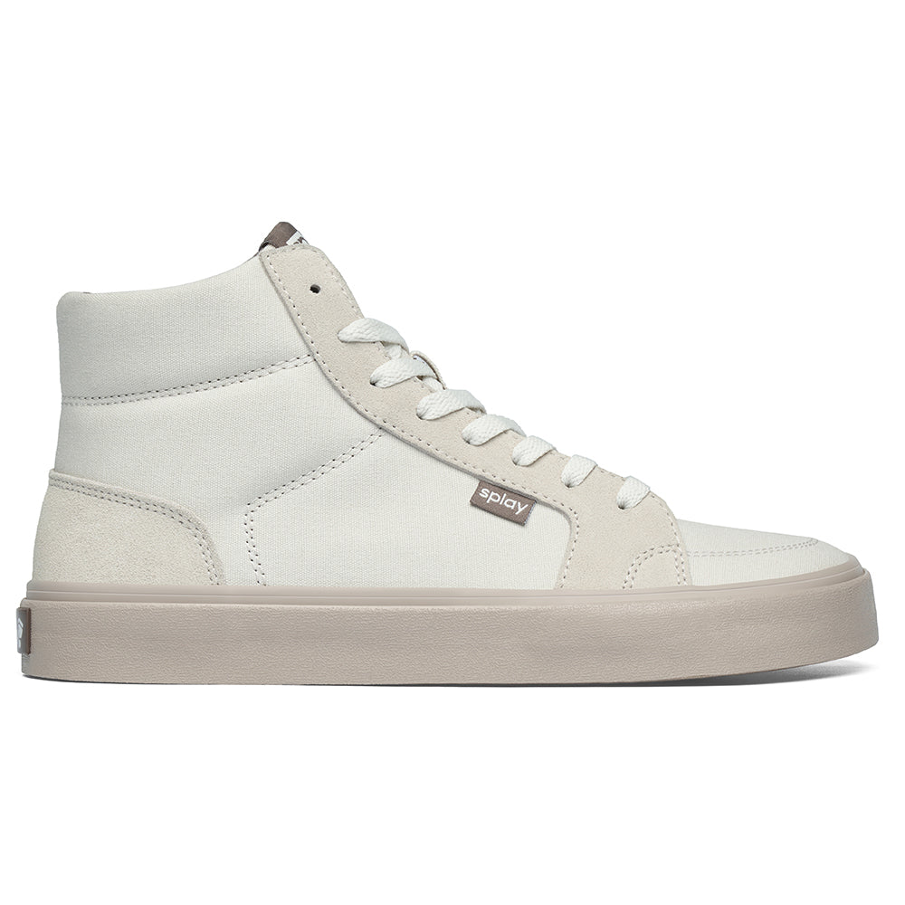 RUNNER V1 Varsity White zero-drop running shoes by Splay with black socks.