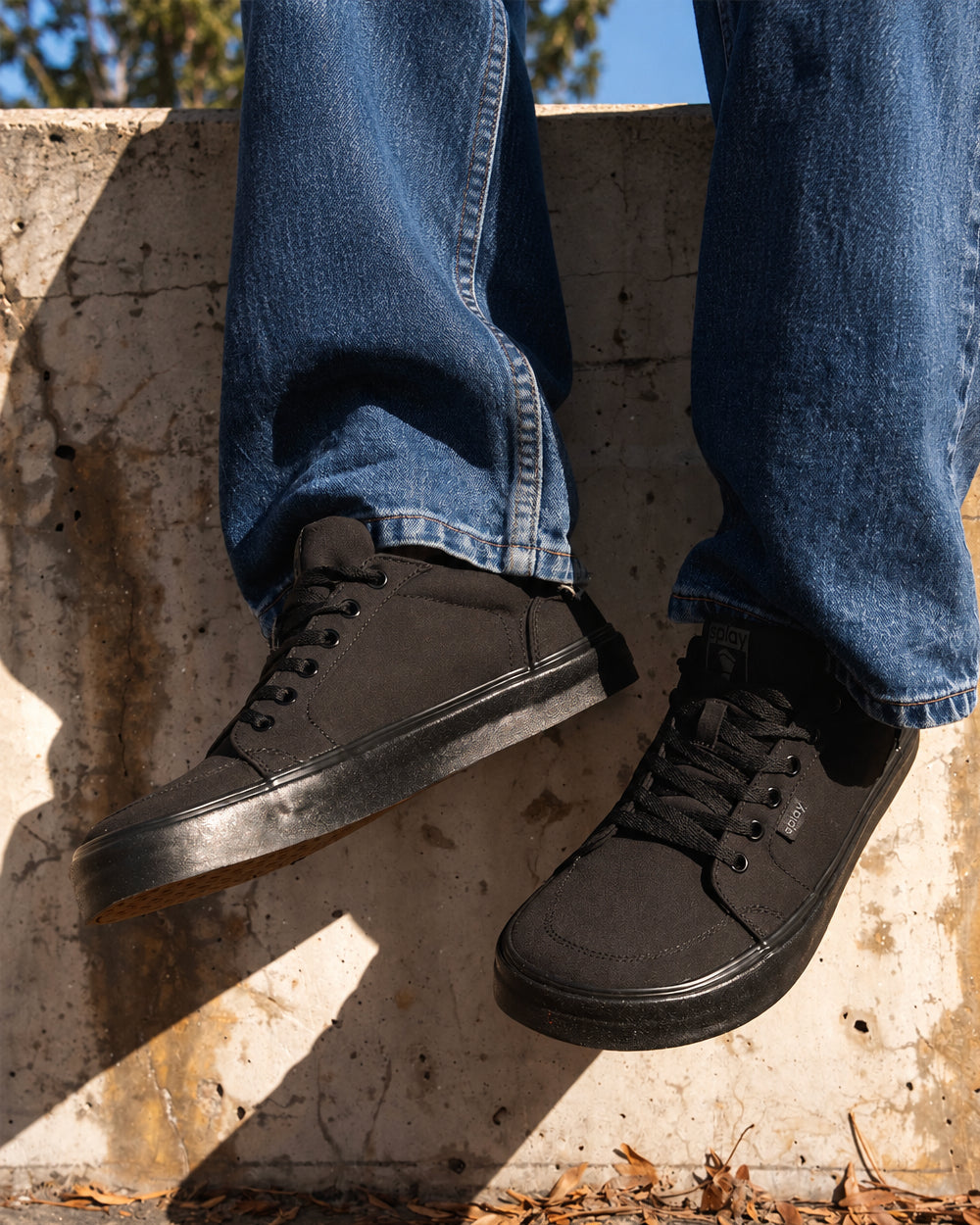 Splay REV LT Canvas New York barefoot shoes — low-top skate shoe, lifestyle photo, the shoes shown in use outdoors