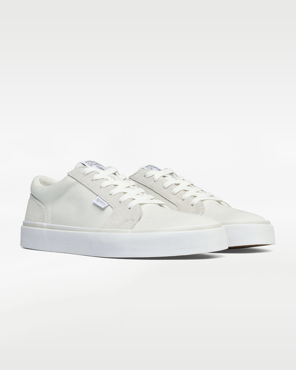 Splay REV LT Original Vienna barefoot shoes — low-top skate shoe, pair in an angled three-quarter view from the front